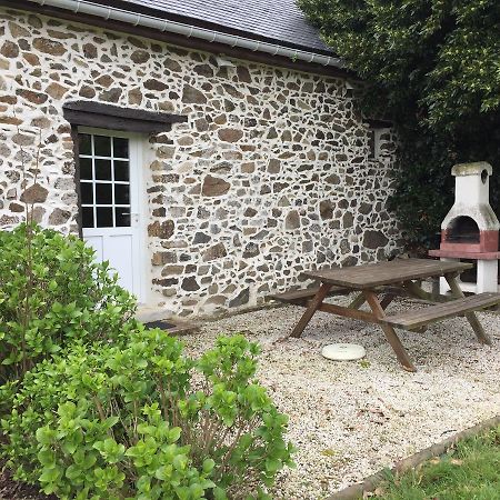 Gites Au Clos Du Lit Saint-Aaron Exterior photo