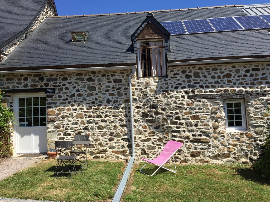 Gites Au Clos Du Lit Saint-Aaron Exterior photo