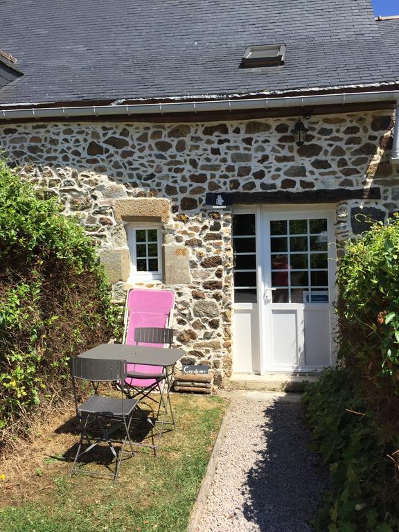 Gites Au Clos Du Lit Saint-Aaron Exterior photo
