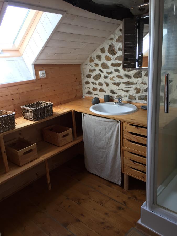 Gites Au Clos Du Lit Saint-Aaron Exterior photo