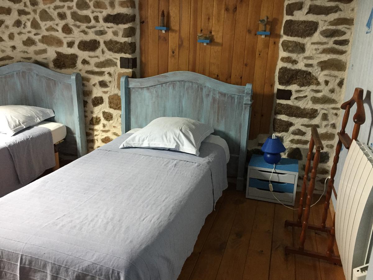 Gites Au Clos Du Lit Saint-Aaron Exterior photo