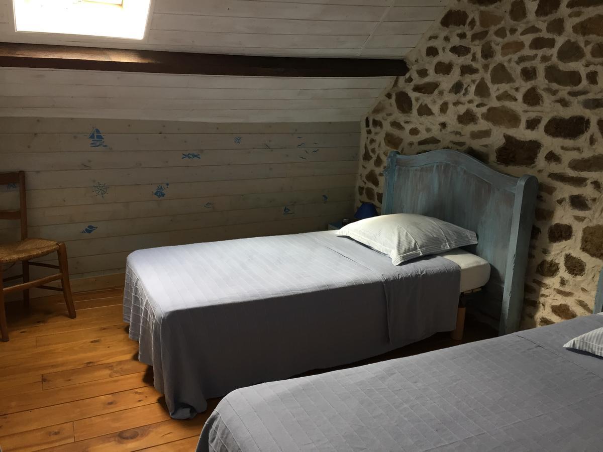 Gites Au Clos Du Lit Saint-Aaron Exterior photo